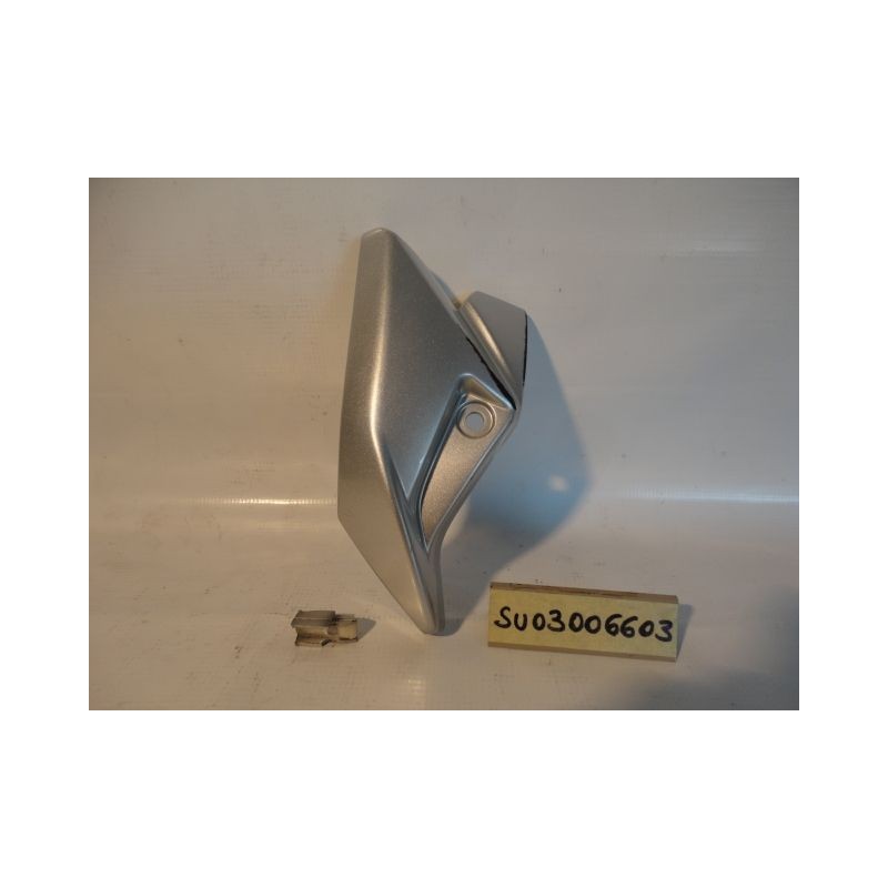 Fianchetto telaietto destro rigth fairing subframe headlight Suzuki Gsr 600 06 