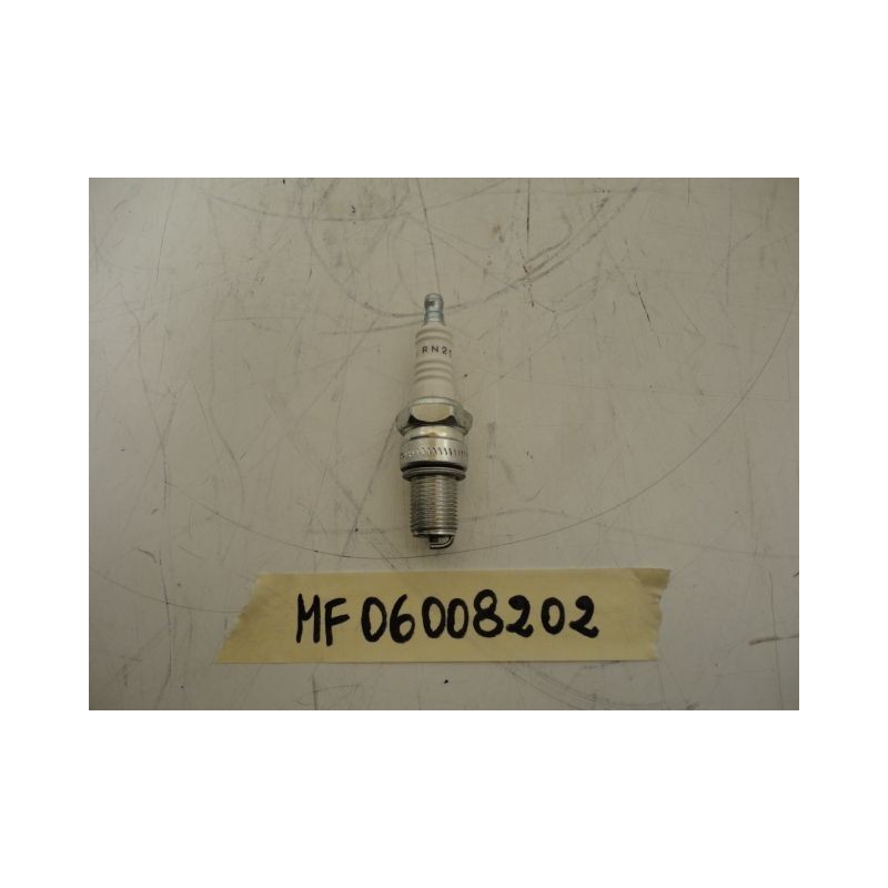 Candela spark plug Champion RN2C Malaguti Aprilia Piaggio Gilera Italjet Morini 