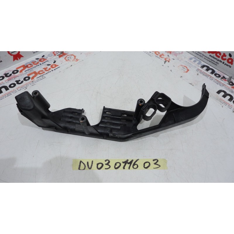 Plastica passaggio cavi Plastic cable routing Ducati Monster 821 15 16