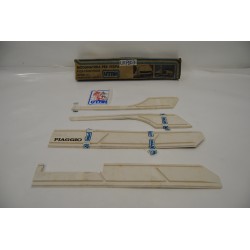 Modanatura parascocca con...