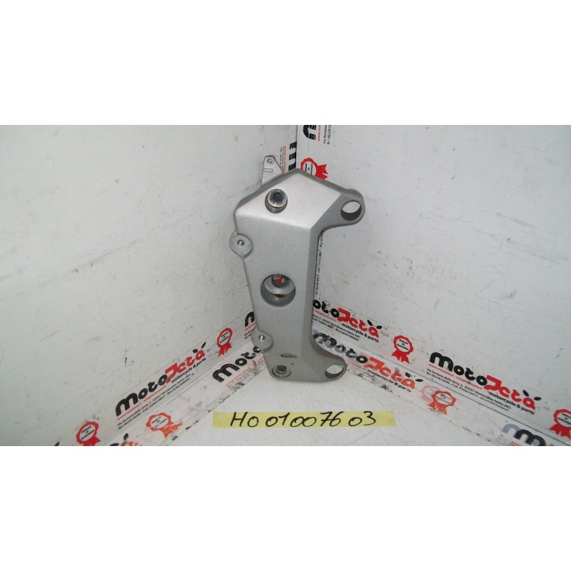 Staffa telaio destra Bracket support frame right Honda Hornet 900 02 06