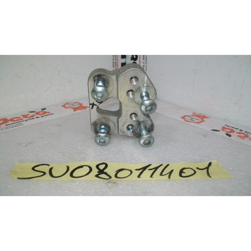 Supporto Pedana destra right footpeg bracket Suzuki gsxr 600 750 08 09