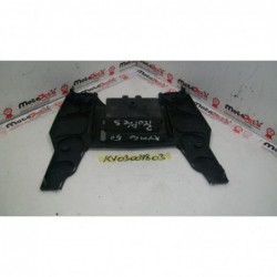 Plastica centrale pedana central plastic footpeg Kymco People S 50 125 05 06