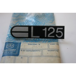 Targhetta scritta "CL 125"...