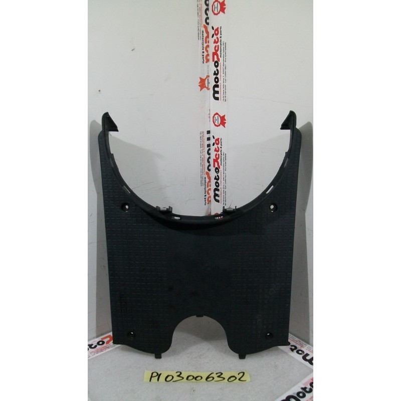 Plastica pedana centrale central raised Piaggio Free 50 92 98