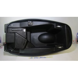 Vano casco sottosella...