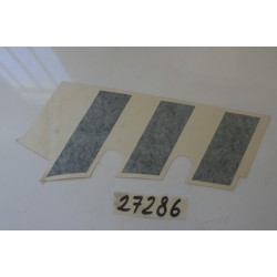 Adesivo inferiore lato...