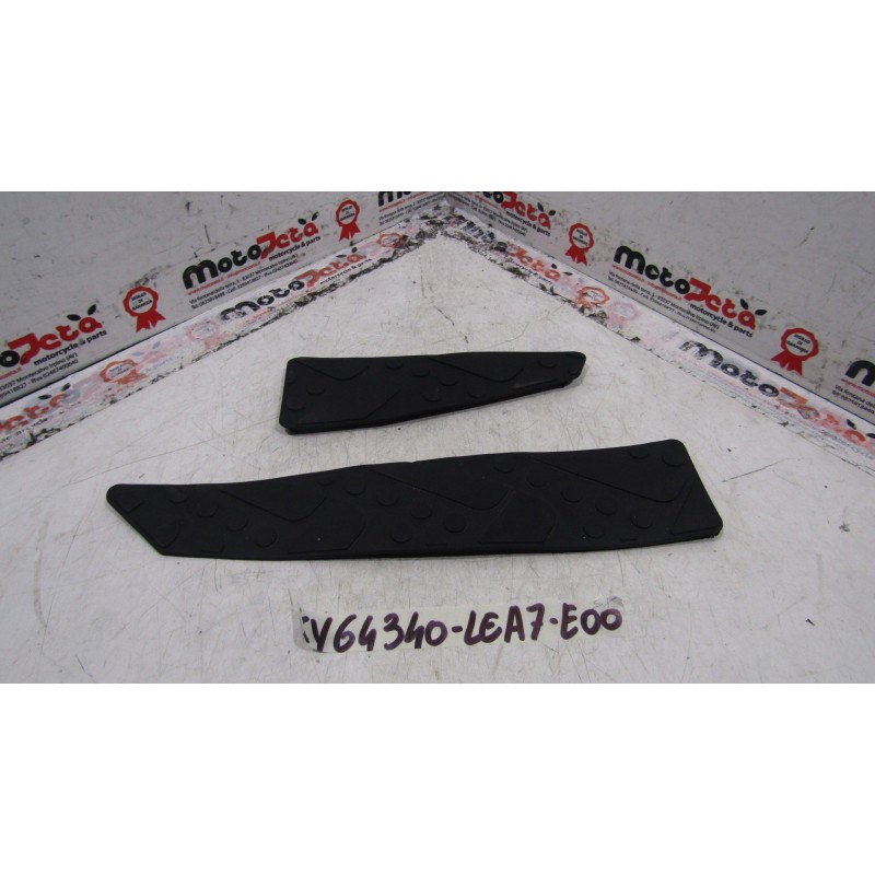 Tappetino pedana sx Footboard rubber pad Kymco Downtown 200 09 16