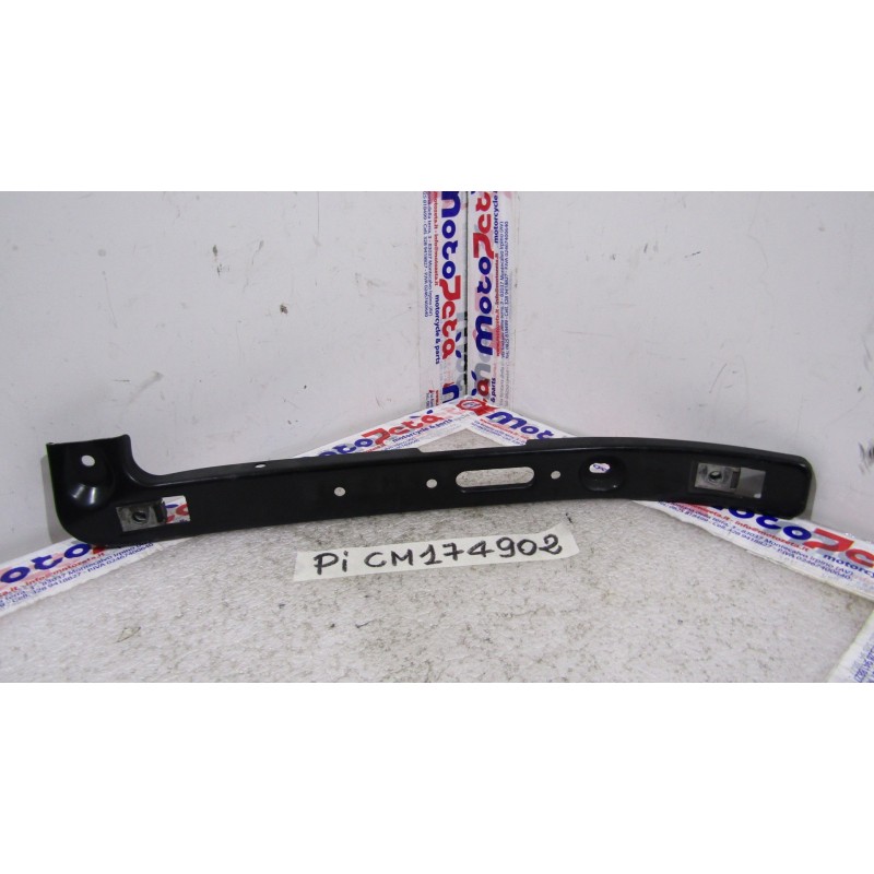 Staffa pedana destra Right footpeg bracket Piaggio Beverly 500 02 08