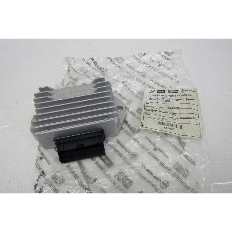 Regolatore tensione Voltage regulator Gilera Piaggio 50 cc 2T dal 98 in poi