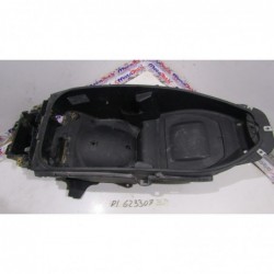 Plastica vano sottosella Under seat compartment Piaggio Beverly 500 02 08