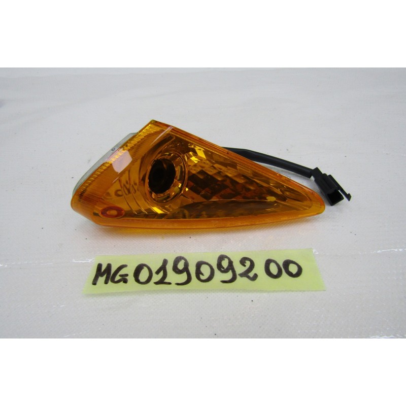 Freccia anteriore dx Directional indicator Malaguti Madison K 400 02 06