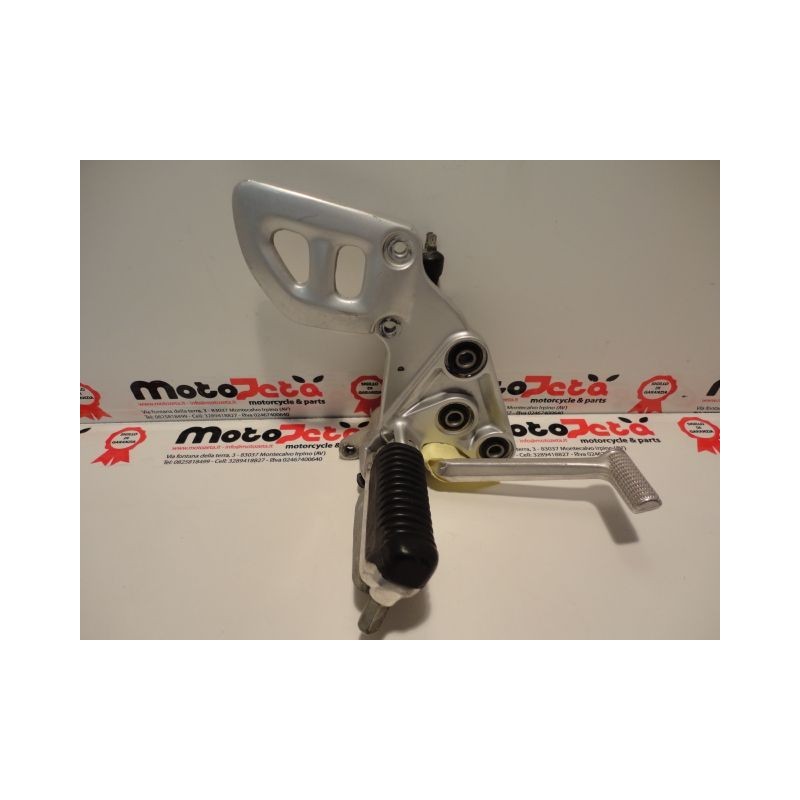 Pedana destra freno brake footpeg bracket Suzuki Gsxr 1300 Hayabusa 99 06