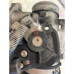 Corpo farfallato sinistro...