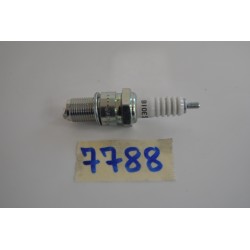 Candela NGK BI0ES Spark plug