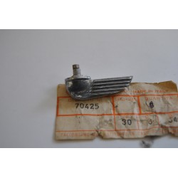 Leva chiusura cofano motore...